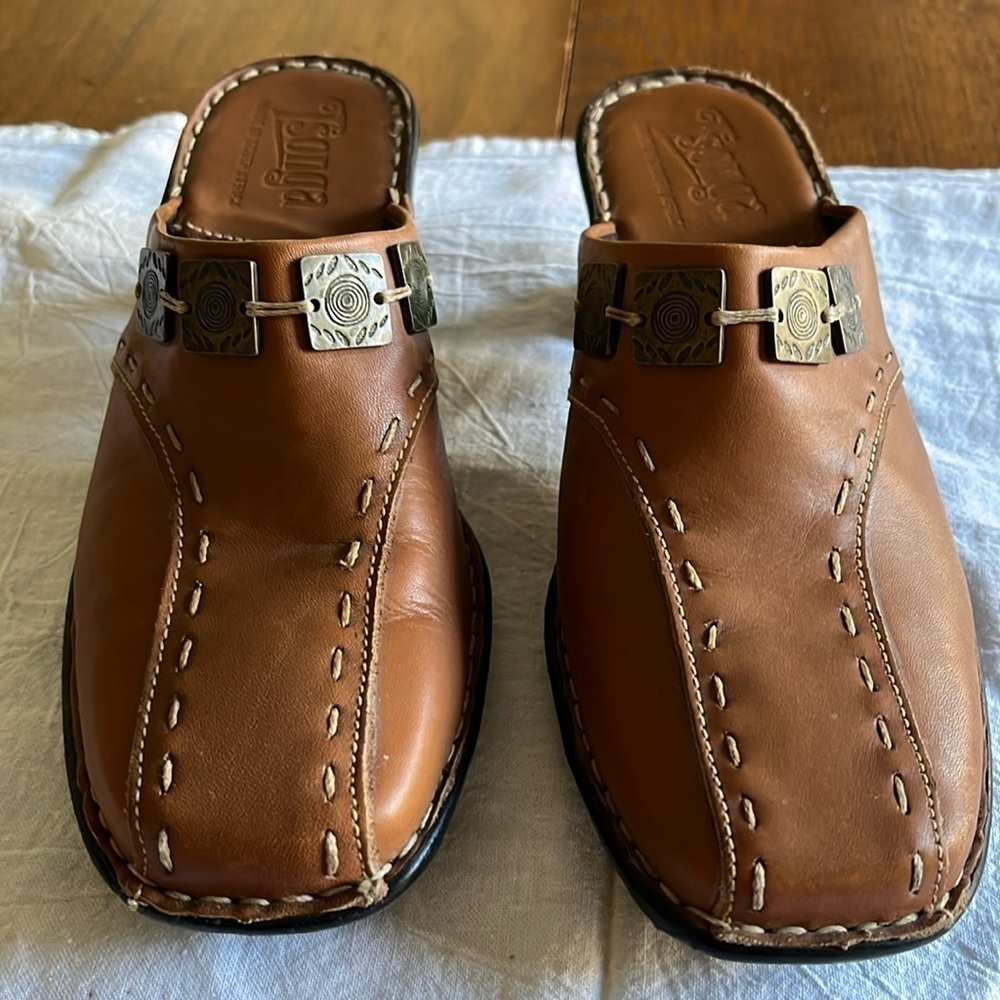 Tsonga tan leather open back mules. From South Africa. Size 6. New